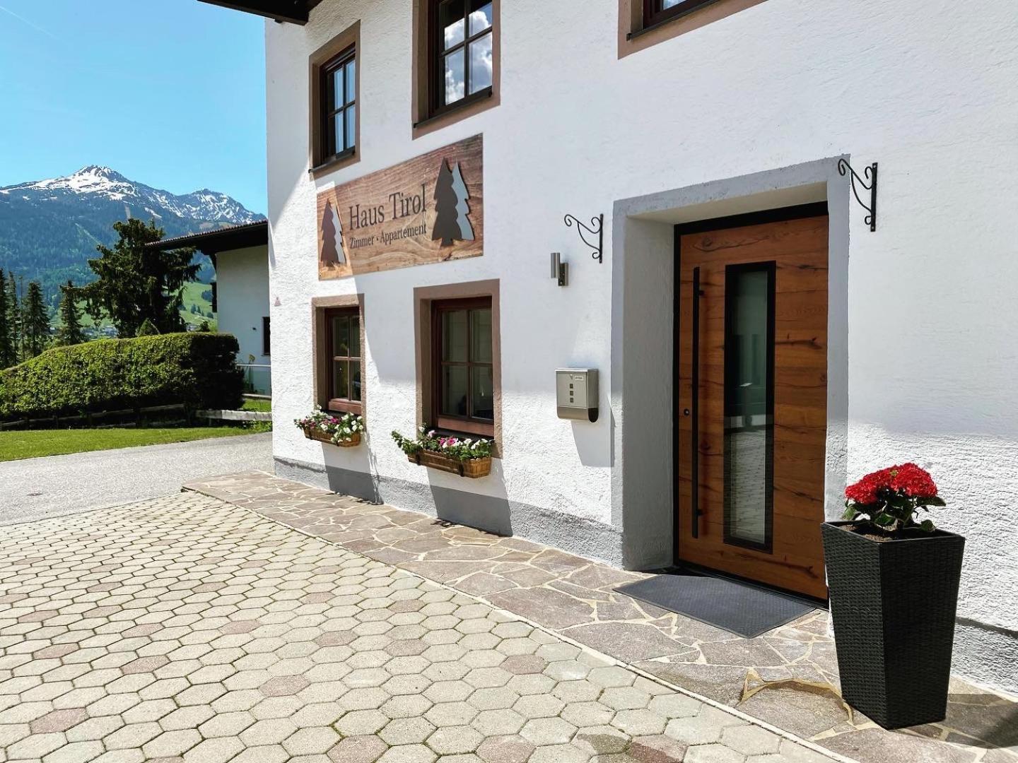 Hotel Haus Tirol Ehrwald Esterno foto