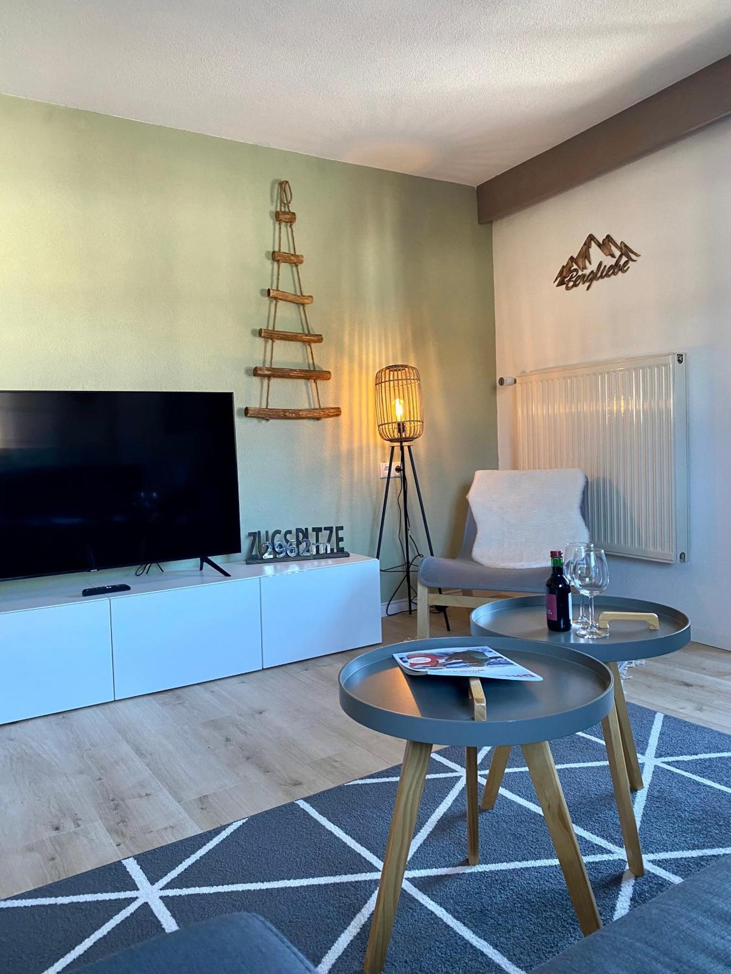 Hotel Haus Tirol Ehrwald Esterno foto