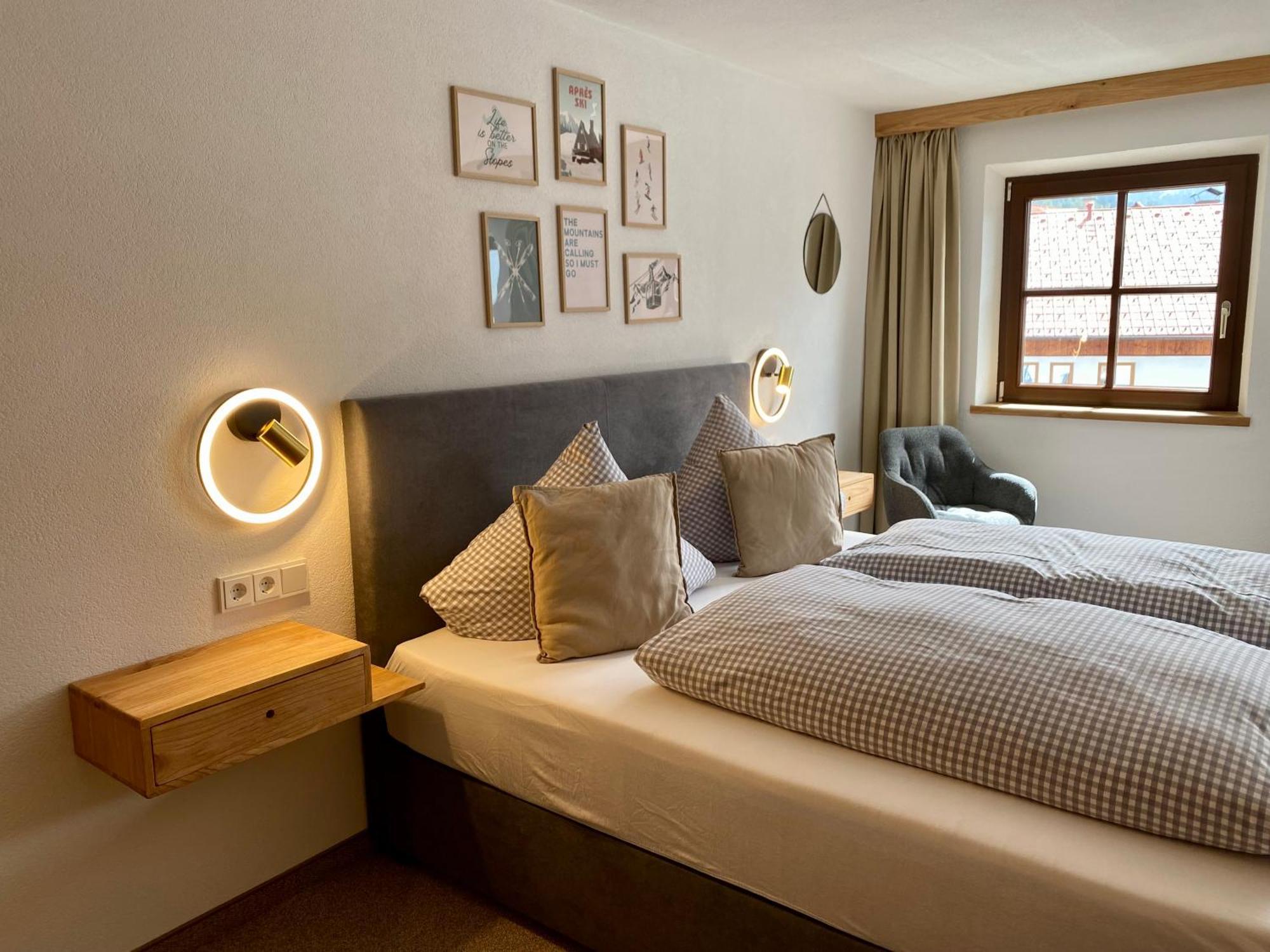 Hotel Haus Tirol Ehrwald Esterno foto